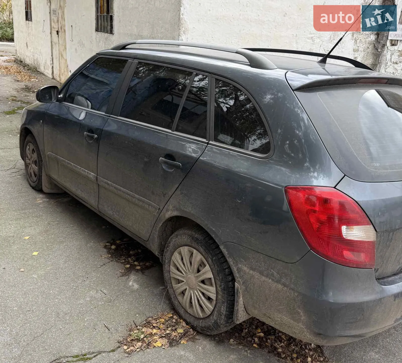2010 Skoda Fabia - мініатюра 2