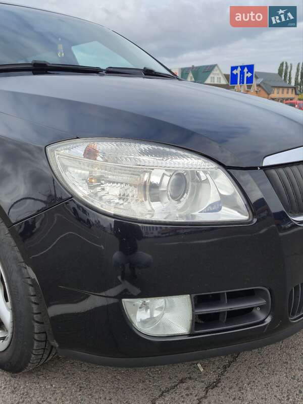 Хэтчбек Skoda Fabia 2009 в Луцке