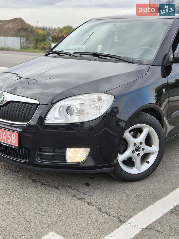 Хэтчбек Skoda Fabia 2009 в Луцке