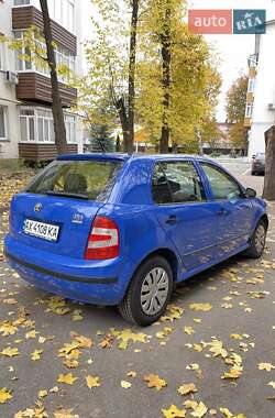 Хетчбек Skoda Fabia 2004 в 