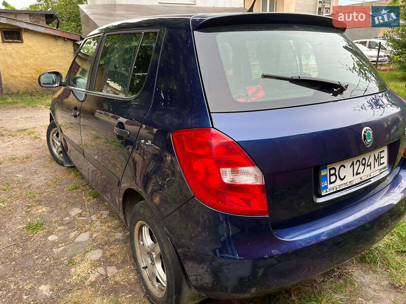 Хэтчбек Skoda Fabia 2011 в Львове