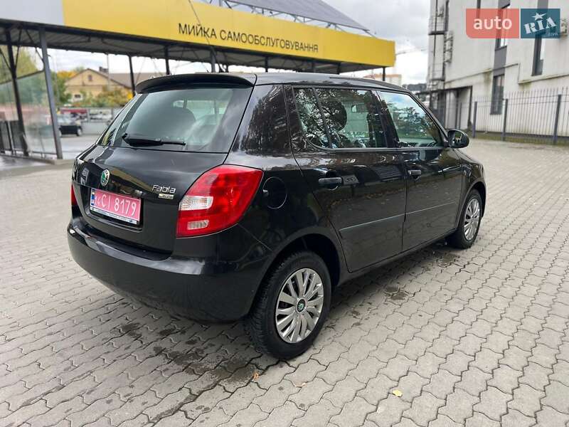 Хэтчбек Skoda Fabia 2008 в Луцке