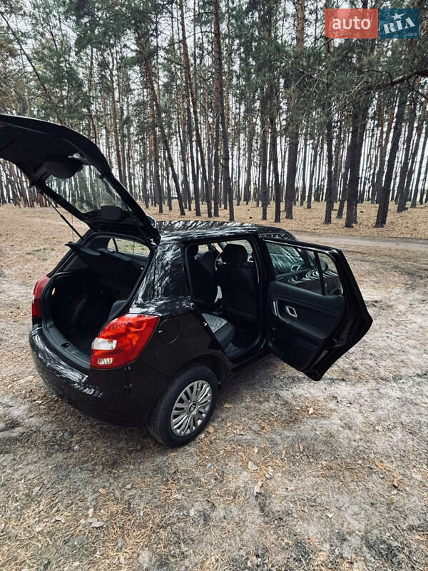 Хэтчбек Skoda Fabia 2008 в Солоницевке