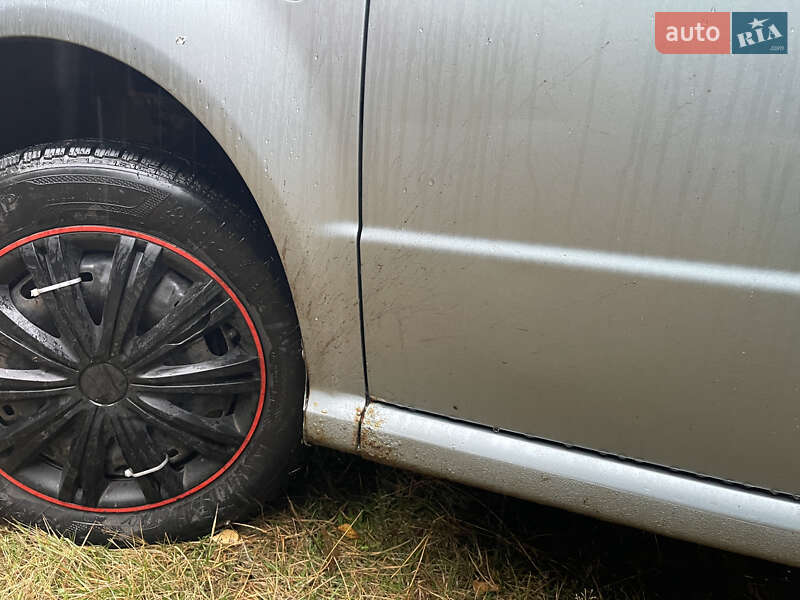 Хетчбек Skoda Fabia 2004 в Чернігові