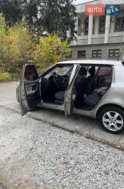 Хэтчбек Skoda Fabia 2009 в  фото 17 Хэтчбек Skoda Fabia 2009 в