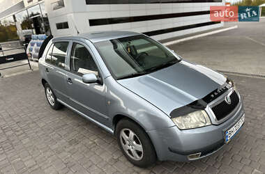 Хэтчбек Skoda Fabia 2002 в 