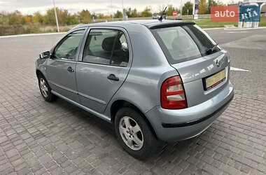 Хэтчбек Skoda Fabia 2002 в 