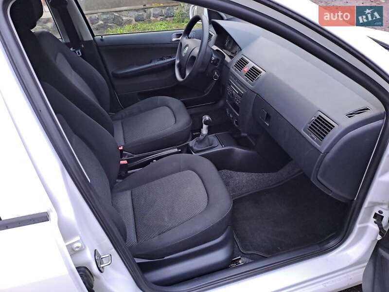 Универсал Skoda Fabia 2006 в Решетиловке