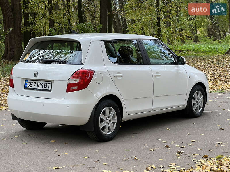 Хетчбек Skoda Fabia 2013 в Чернівцях