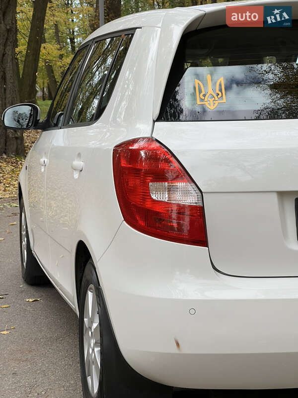 Хетчбек Skoda Fabia 2013 в Чернівцях