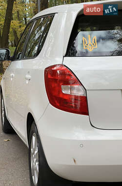 Хэтчбек Skoda Fabia 2013 в 