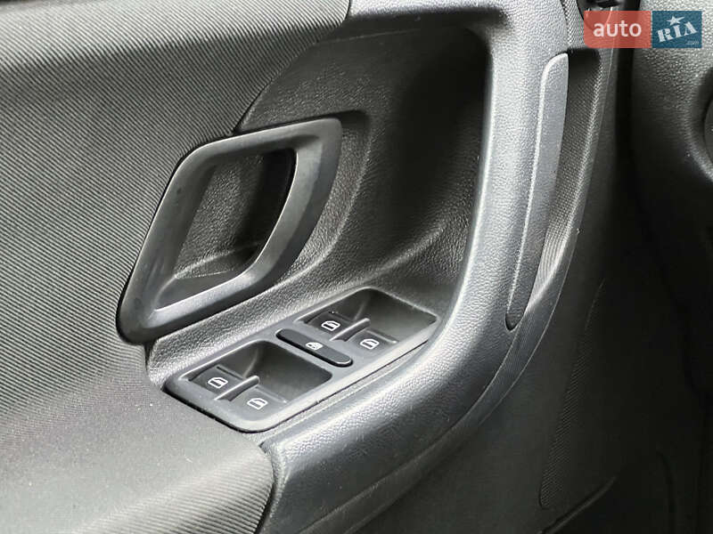 Хетчбек Skoda Fabia 2013 в Чернівцях