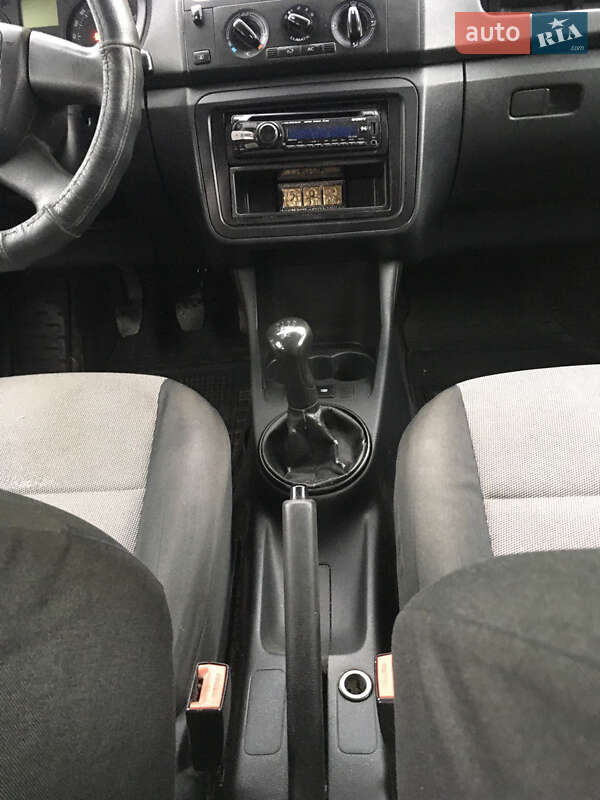 Хетчбек Skoda Fabia 2010 в Первомайську