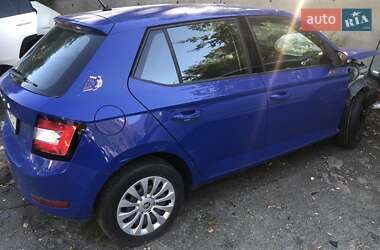 Хэтчбек Skoda Fabia 2021 в 