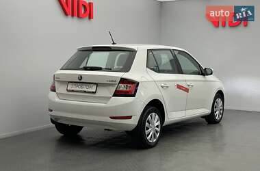 Хетчбек Skoda Fabia 2018 в  фото 2 Хетчбек Skoda Fabia 2018 в