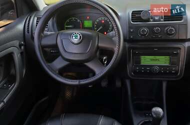 Хэтчбек Skoda Fabia 2010 в 