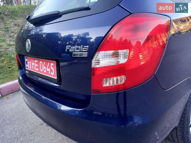 Універсал Skoda Fabia 2009 в Львові