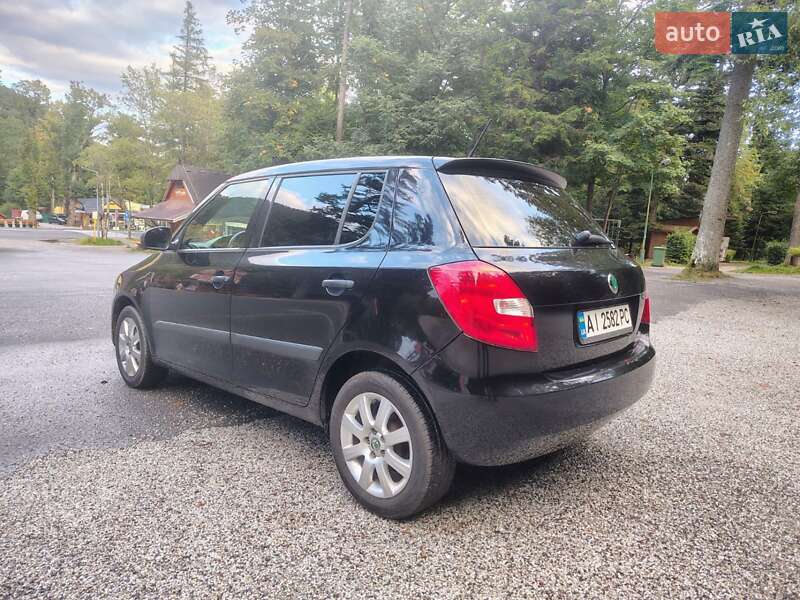 Хетчбек Skoda Fabia 2012 в Ужгороді