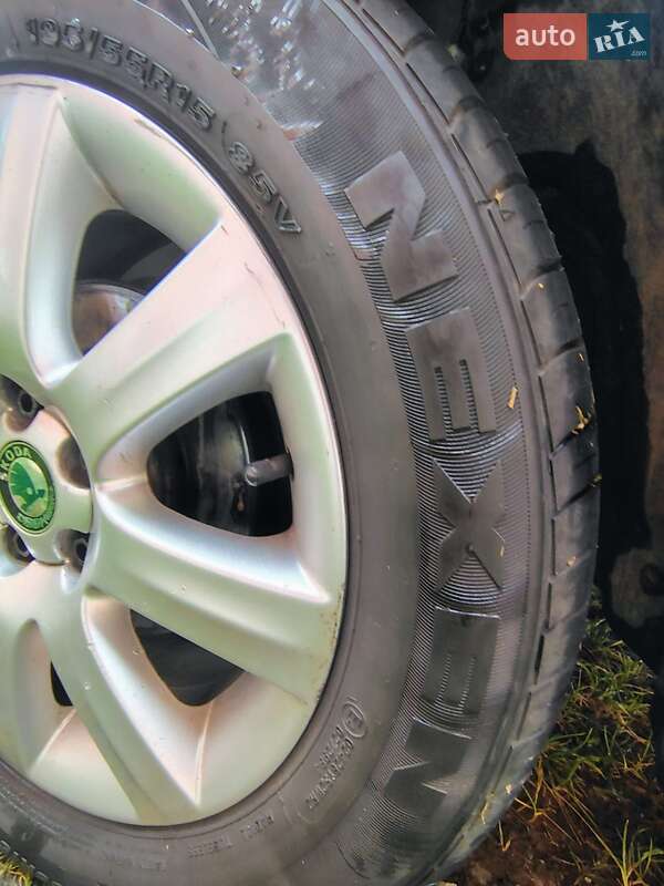 Хетчбек Skoda Fabia 2012 в Ужгороді