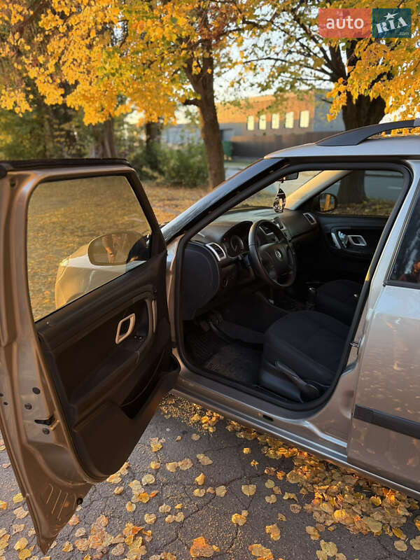 Универсал Skoda Fabia 2008 в Полтаве