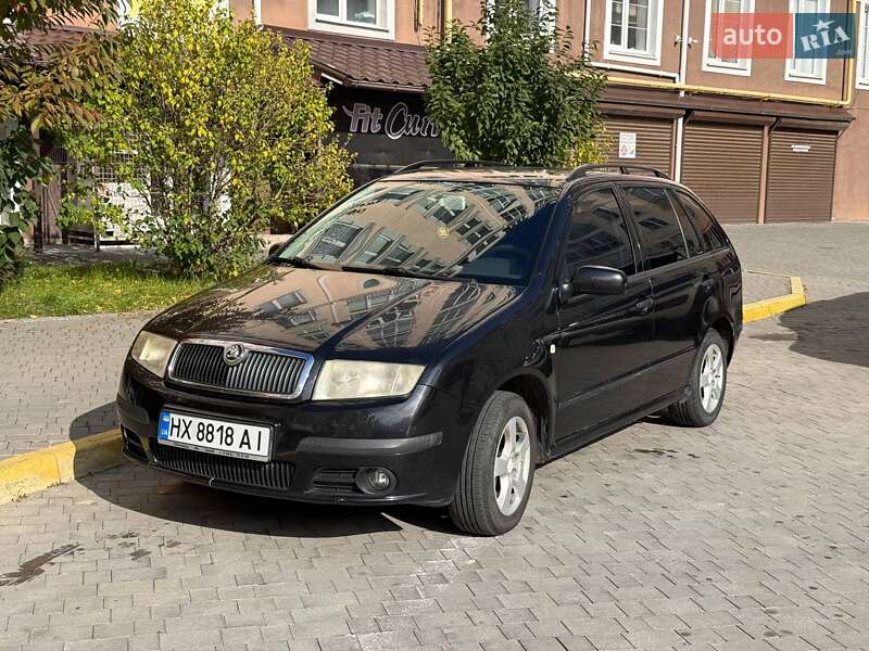 Универсал Skoda Fabia 2005 в  фото Универсал Skoda Fabia 2005 в