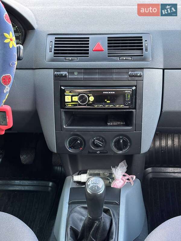 Хетчбек Skoda Fabia 2002 в Кривому Розі фото 13 Хетчбек Skoda Fabia 2002 в Кривому Розі