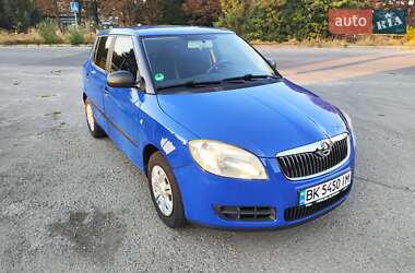 Хэтчбек Skoda Fabia 2007 в 