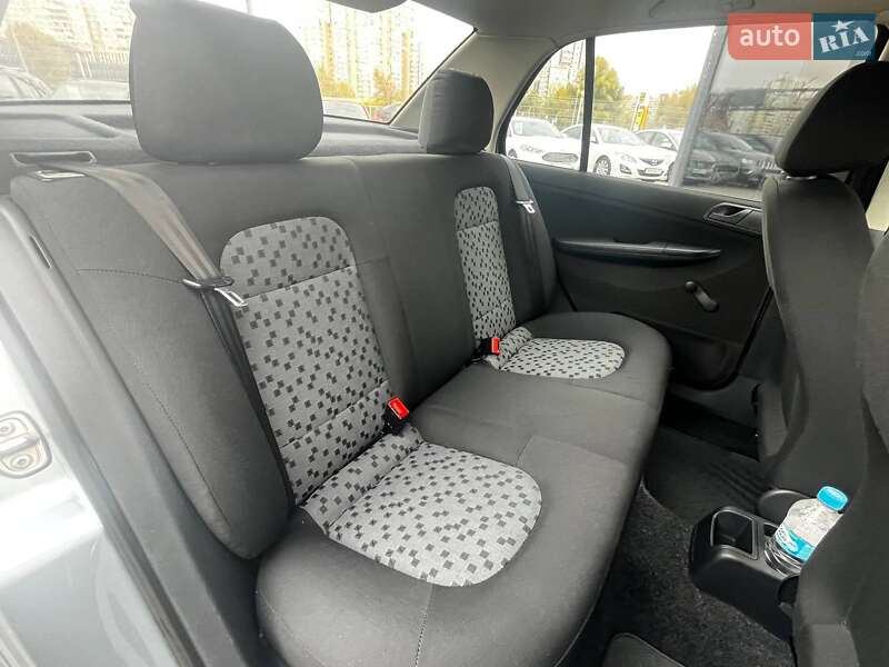 Седан Skoda Fabia 2006 в Києві фото 12 Седан Skoda Fabia 2006 в Києві