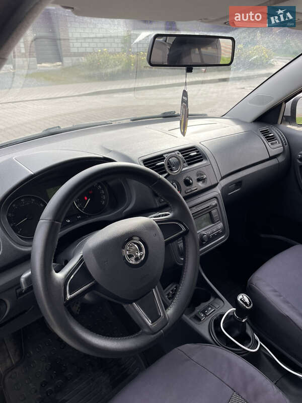 Хэтчбек Skoda Fabia 2014 в Ровно