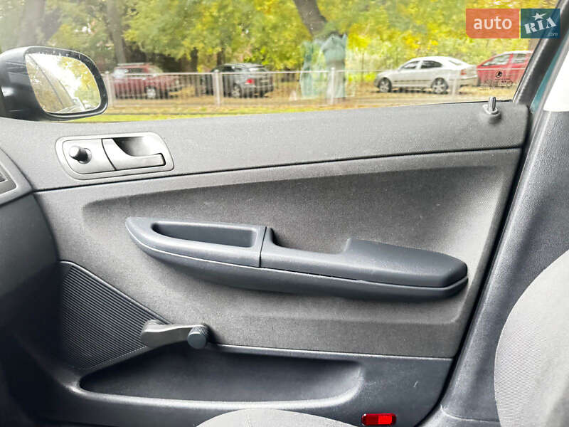 Хэтчбек Skoda Fabia 2005 в Одессе