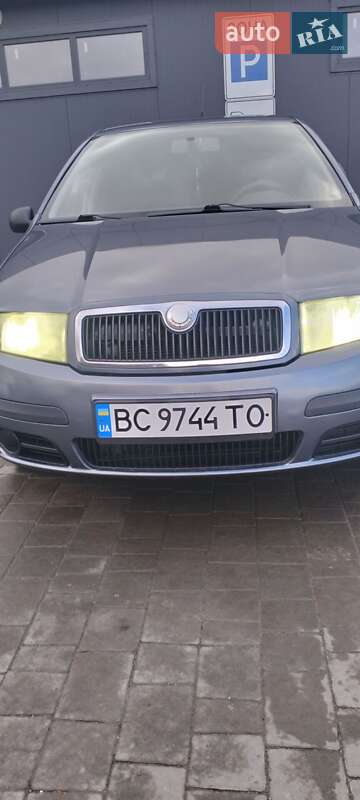 Хэтчбек Skoda Fabia 2005 в Каменке-Бугской