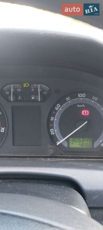 Хэтчбек Skoda Fabia 2005 в Каменке-Бугской