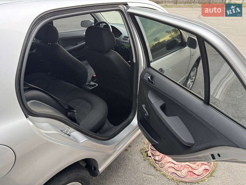 Хетчбек Skoda Fabia 2006 в Харкові