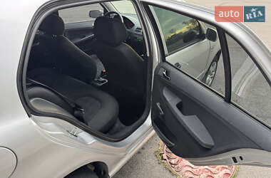 Хэтчбек Skoda Fabia 2006 в 