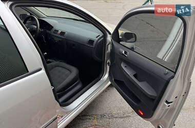 Хэтчбек Skoda Fabia 2006 в 