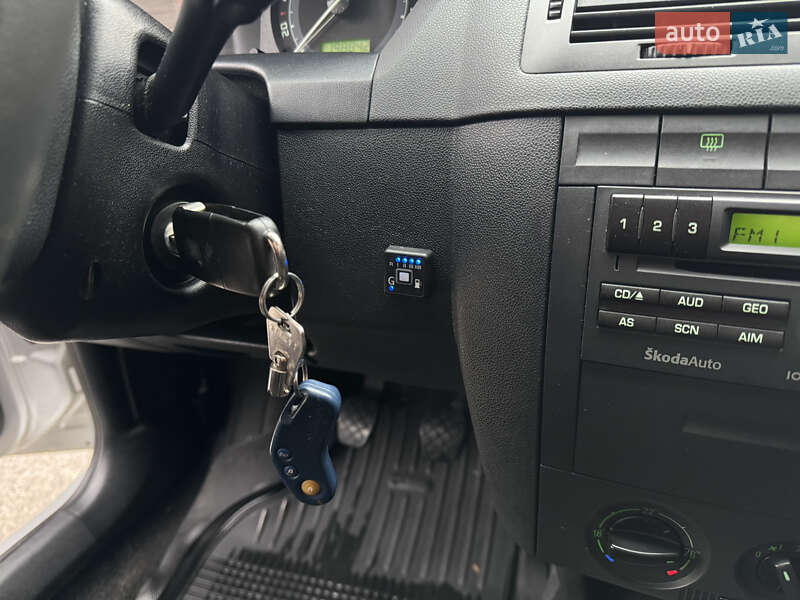 Хетчбек Skoda Fabia 2006 в Харкові