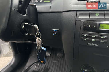 Хэтчбек Skoda Fabia 2006 в 