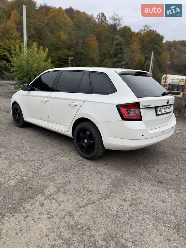 Універсал Skoda Fabia 2015 в Тячеві