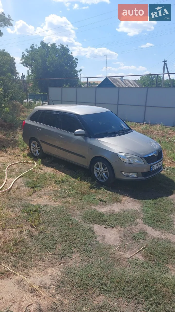 2010 Skoda Fabia - мініатюра 10
