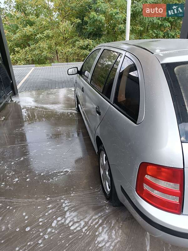 Універсал Skoda Fabia 2002 в Бібрці