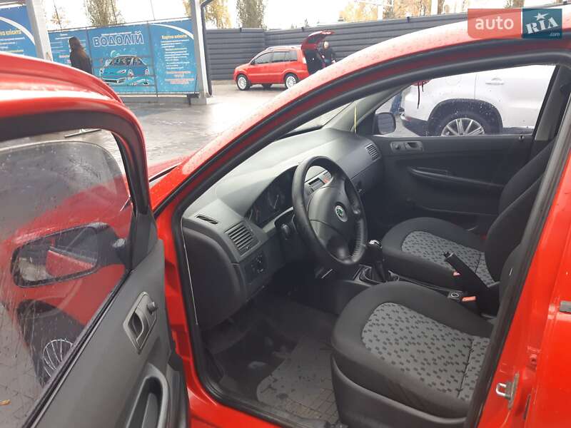 Хэтчбек Skoda Fabia 2006 в Чернигове