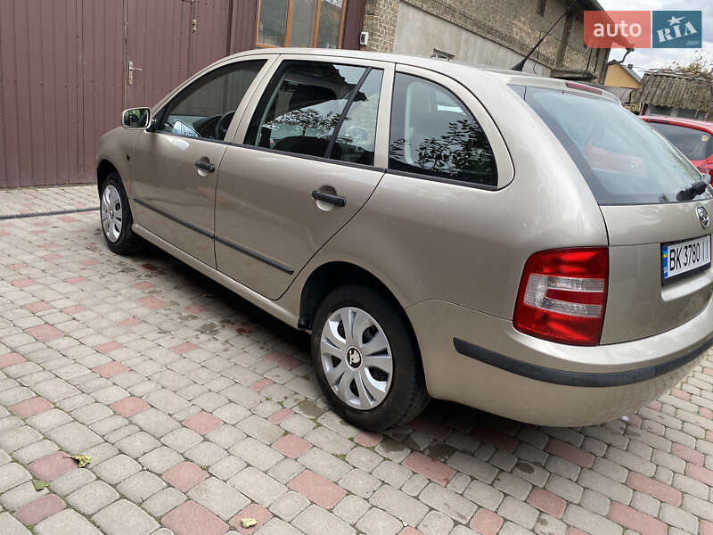 Універсал Skoda Fabia 2005 в Рівному фото 6 Універсал Skoda Fabia 2005 в Рівному