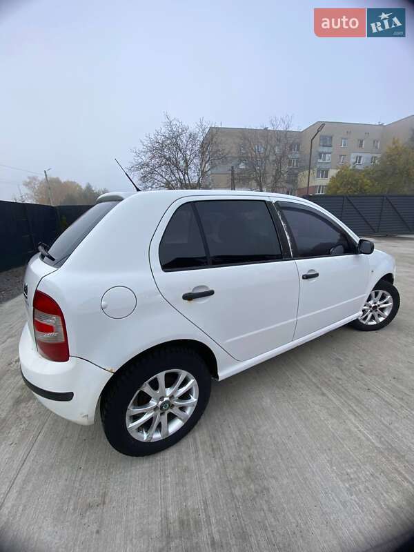 Хетчбек Skoda Fabia 2005 в П'ятихатках фото 6 Хетчбек Skoda Fabia 2005 в П'ятихатках