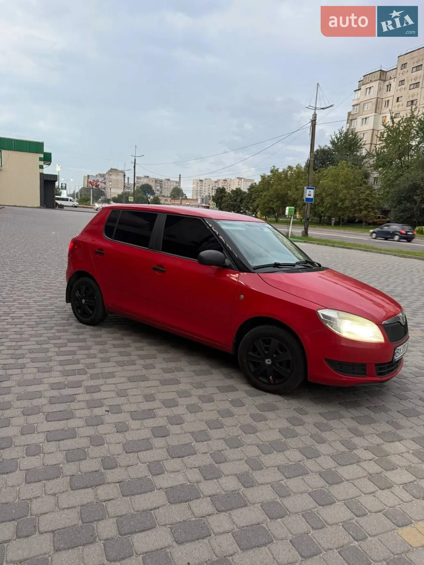 2011 Skoda Fabia - мініатюра 2