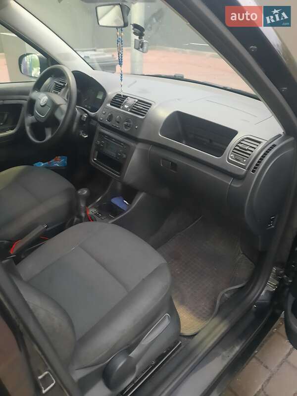Хэтчбек Skoda Fabia 2012 в Сарнах