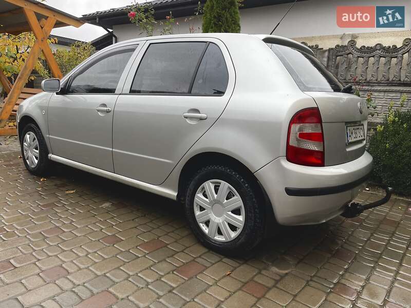 Хэтчбек Skoda Fabia 2006 в Киеве