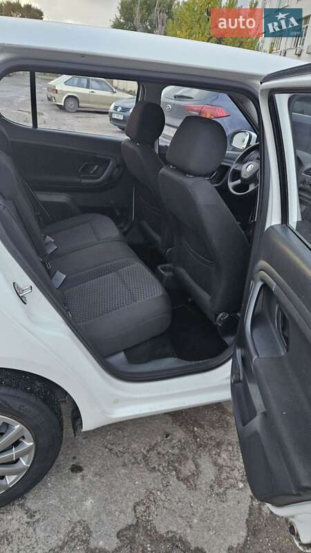 Хэтчбек Skoda Fabia 2013 в Киеве фото 9 Хэтчбек Skoda Fabia 2013 в Киеве