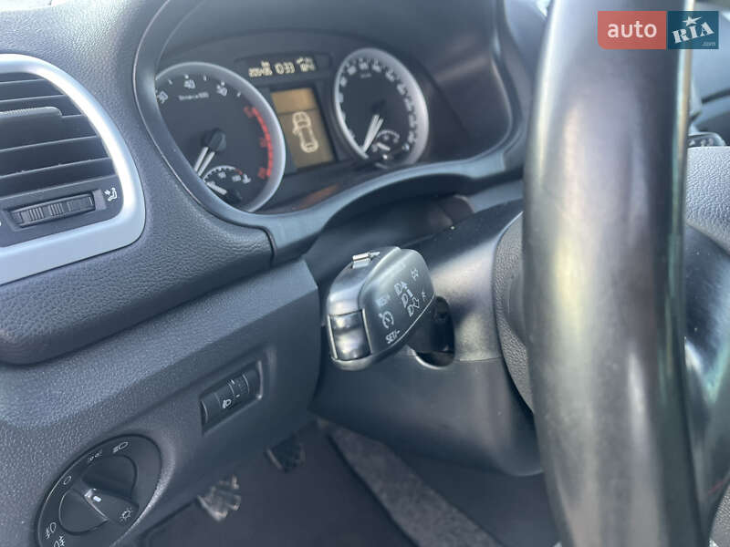 Хэтчбек Skoda Fabia 2010 в Ахтырке фото 61 Хэтчбек Skoda Fabia 2010 в Ахтырке