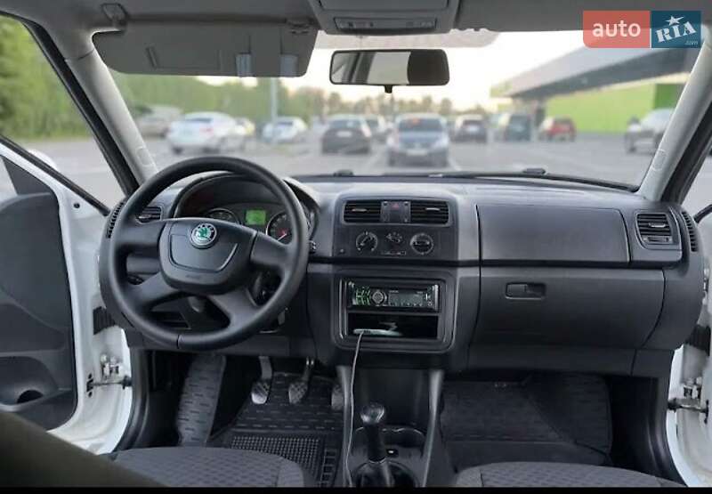 Хэтчбек Skoda Fabia 2012 в Киеве фото 2 Хэтчбек Skoda Fabia 2012 в Киеве