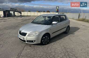 Хэтчбек Skoda Fabia 2008 в Виннице